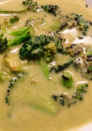 A picture of Charred broccoli cream soup.