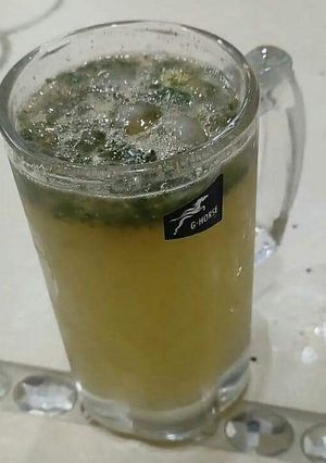 A picture of Mint lemonade.