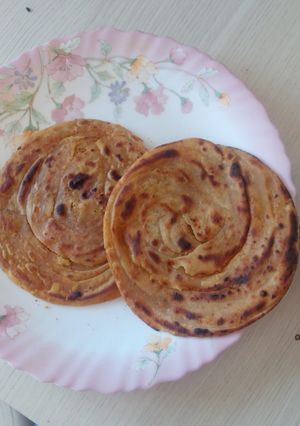 લચ્છા પરાઠા (Lachchha Paratha recipe in Gujarati) રેસીપી મુખ્ય ફોટો
