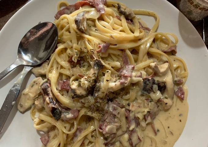 Fettuccine carbonara