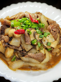 黑胡椒蘑菇炒牛肉 的食譜成品照片