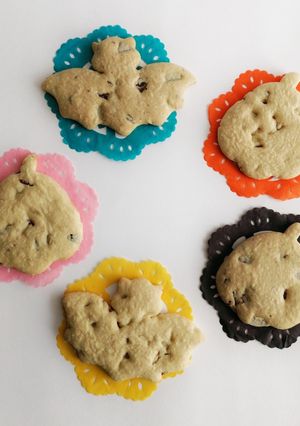 Una foto de Galletas con almendras y chocolate para Halloween 🎃 🧛🏻♀️👻