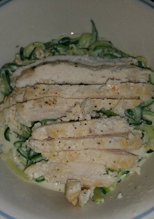 A picture of Pesto Z'paghetti with Chicken.