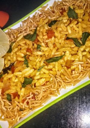 A picture of Puffed rice poha.
