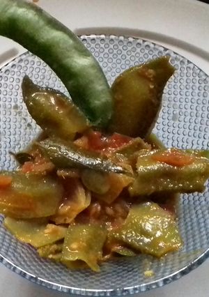 A picture of Chikkudukaaya pulisu/flat beans.