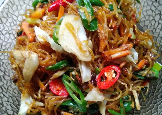 Ternyata begini loh! Bagaimana cara membuat Bihun goreng dijamin lezat