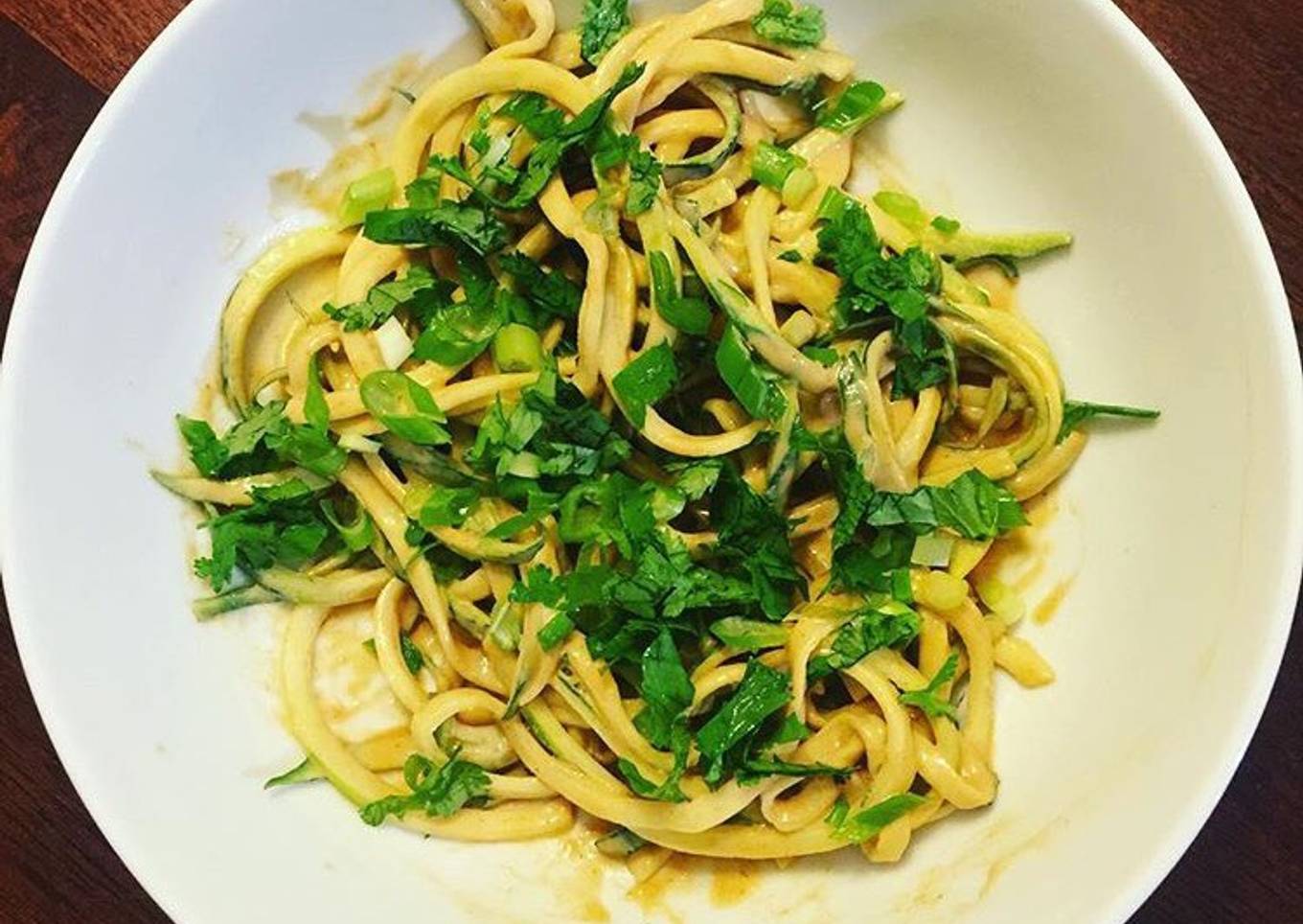 Zucchini noodles with Peanut Sauce