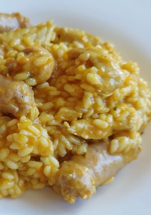 Una foto de Arroz con longaniza y lomo