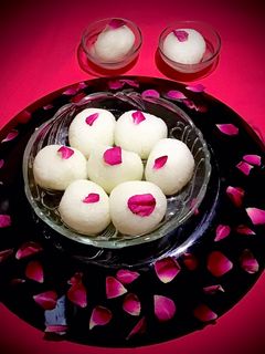 રસગુલ્લા (Rasgulla Recipe in Gujarati) રેસીપી મુખ્ય ફોટો