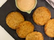 Una foto de croquetas en freidora