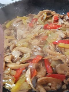 صورة لوصفة فطر مع خضار