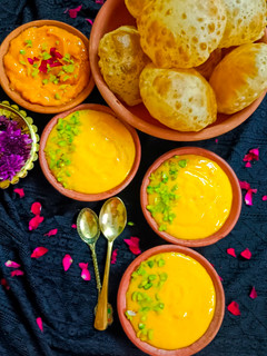 समर स्पेशल आम रस पूरी (Summer Special Aam Ras Puri recipe in hindi) रेसिपी मुख्य फोटो