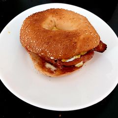 A picture of My Sausage & Poached Egg on a 🥯.