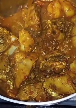 Una foto de Pollo en Salsa