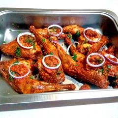 A picture of Oven grilled chicken thighs in peppered sauce...