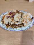 Pechugas con salsa de yogur en pan de pita