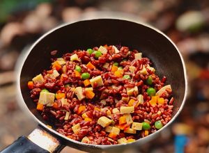 Hình của món Món chay Cơm gạo lức chiên.