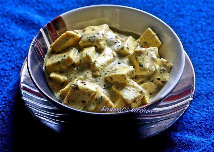 Curd paneer gravy