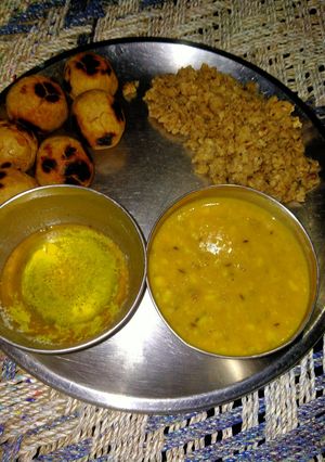 दाल बाटी चूरमा (dal bati churma reicpe in Hindi) रेसिपी मुख्य फोटो