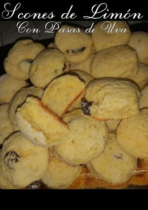 Una foto de Minis Scones de limón con Pasas de Uva