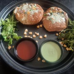 A picture of Cheesy garlic pull apart burger.