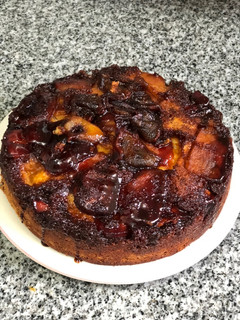 Una foto de Torta invertida de manzana