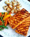 Peri-Peri Paneer Steaks with Tossed Vegetables