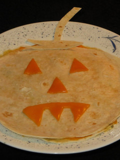 Una foto de Quesadilla cuatro quesos Halloween
