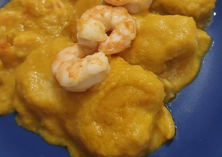 Bacalao y cigalas en salsa