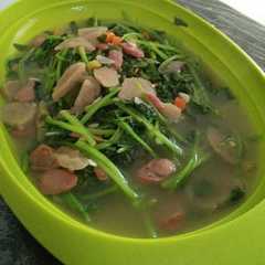 Oseng bayam sosis bakso (simple) রেসিপির প্রধান ছবি
