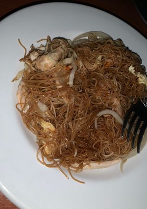 Una foto de Fideos de arroz a las 3 delicias