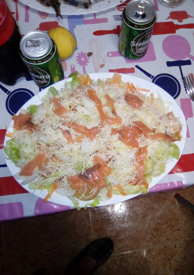 Una foto de Ensalada de salmón