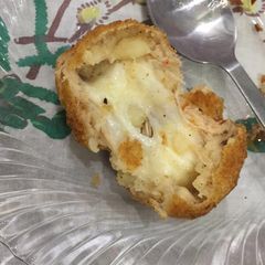 A picture of Chicken cheese balls.
