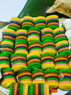 Foto resep Roll Rainbow Cake isi buttercream keju