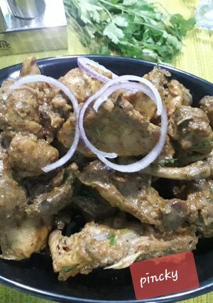 A picture of Dry dhi chicken.