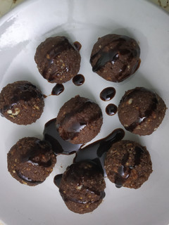 A picture of Choco Balls.