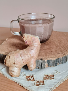 Una foto de Chocolatada de jengibre y coco 🫚 🥥 Chocolatada keto 🫚🥥 para darse "un gustito" cetogénico 😋 😅 💪🏽