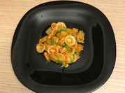 Una foto di pesce spada zucchine