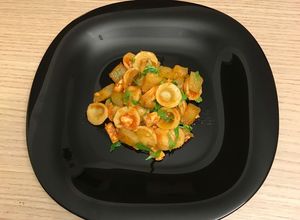 Foto di Orecchiette con pesce spada e zucchina lunga siciliana