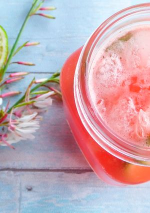 Une photo de Agua fresca à la pastèque et au citron vert