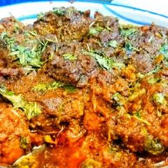 A picture of Chicken Curry with Shrimp Paste.
