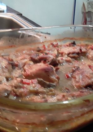 Una foto de Pollo Con Vegetales