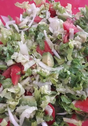Una foto de Ensalada vegetariana variada