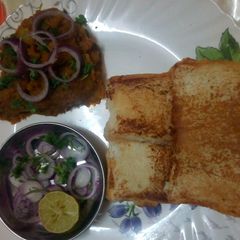A picture of Paav bhaji.