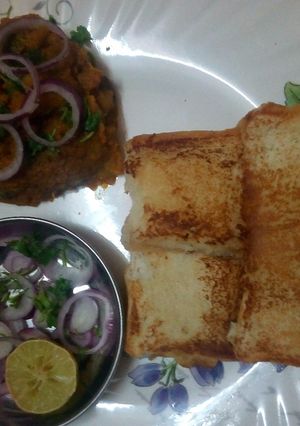 A picture of Paav bhaji.
