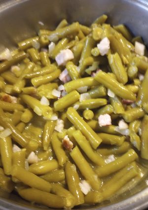 A picture of Ham and Green Beans.