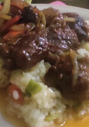 Una foto de Arroz vegano con seitán mongoli