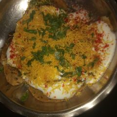 A picture of Dahi vada.