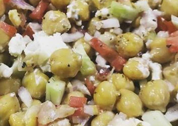 Easiest Way to Make Quick Chickpeas and feta salad