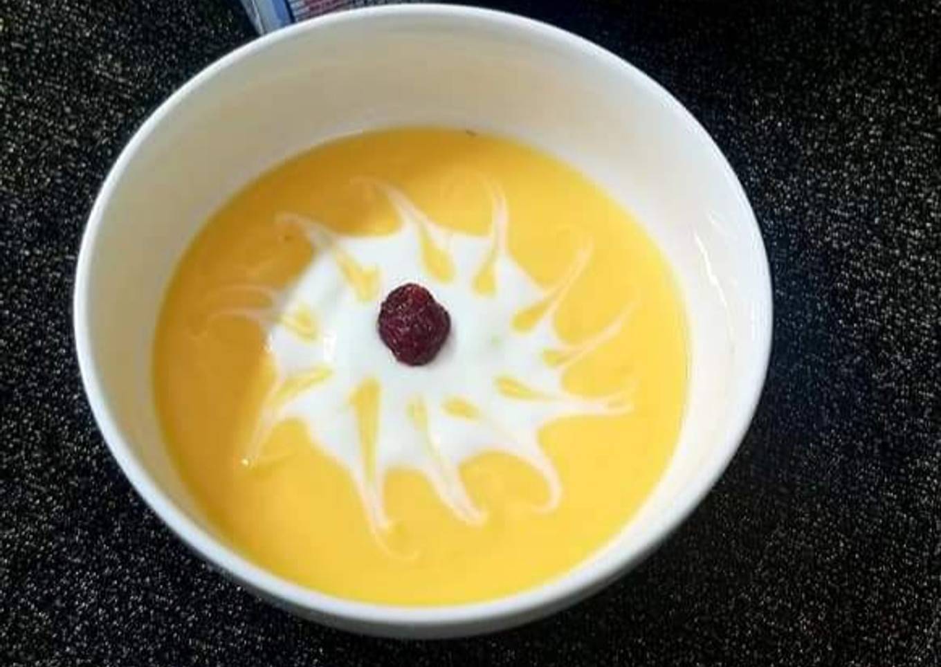 Mango flavoured yogurt